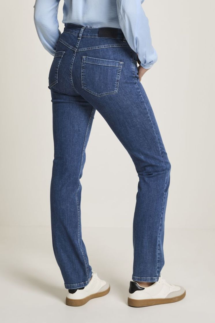 D02 Medium Blue