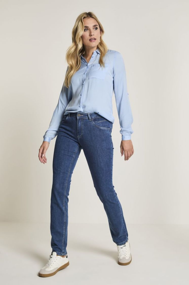 D02 Medium Blue