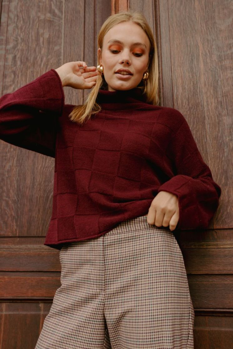 BURGUNDY